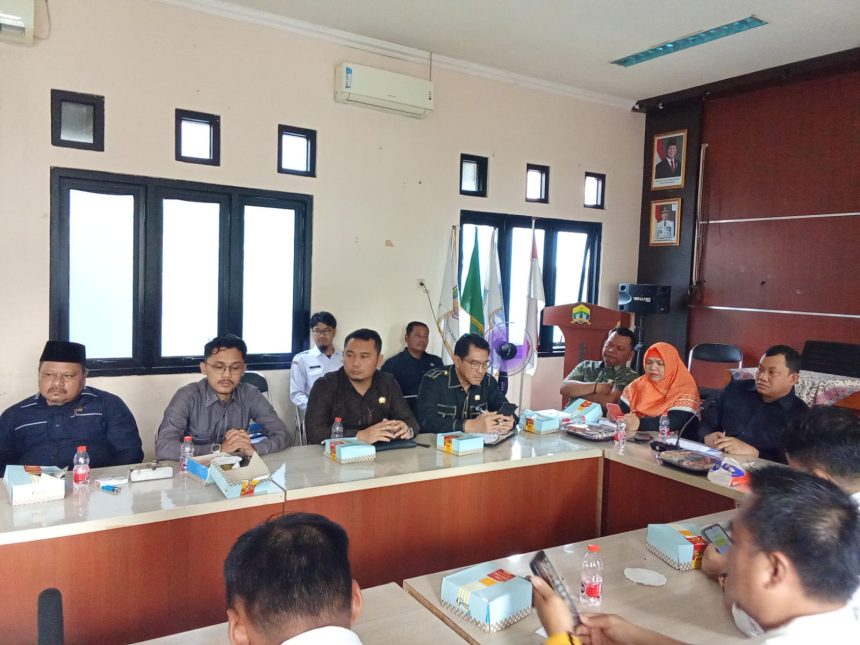 Komisi 1 DPRD Kota Serang Gelar Rapat Bersama Camat dan Lurah Se-Kecamatan Serang